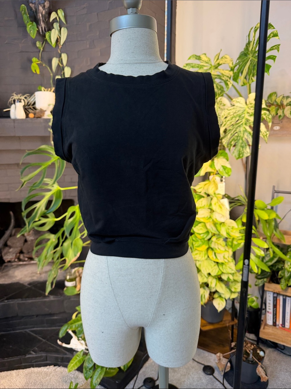SAS Black Sleeveless Cropped Top